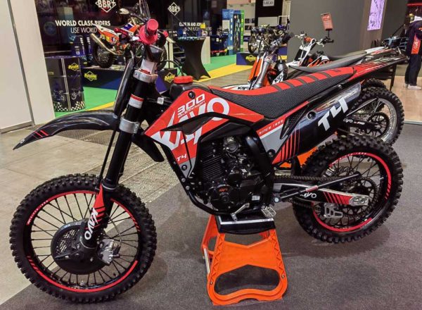 T4 300 Racing Dirt Bike - Image 10